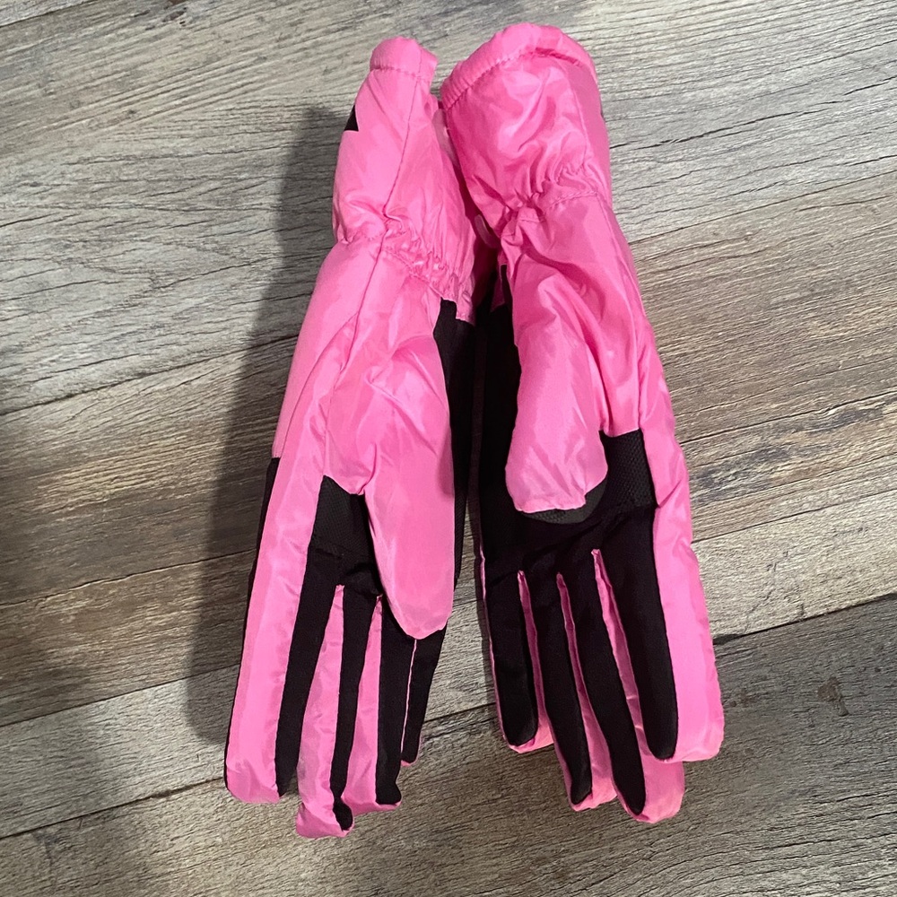 Ozark Trail Outdoor Pink and Black Gloves - Picture 2 of 9